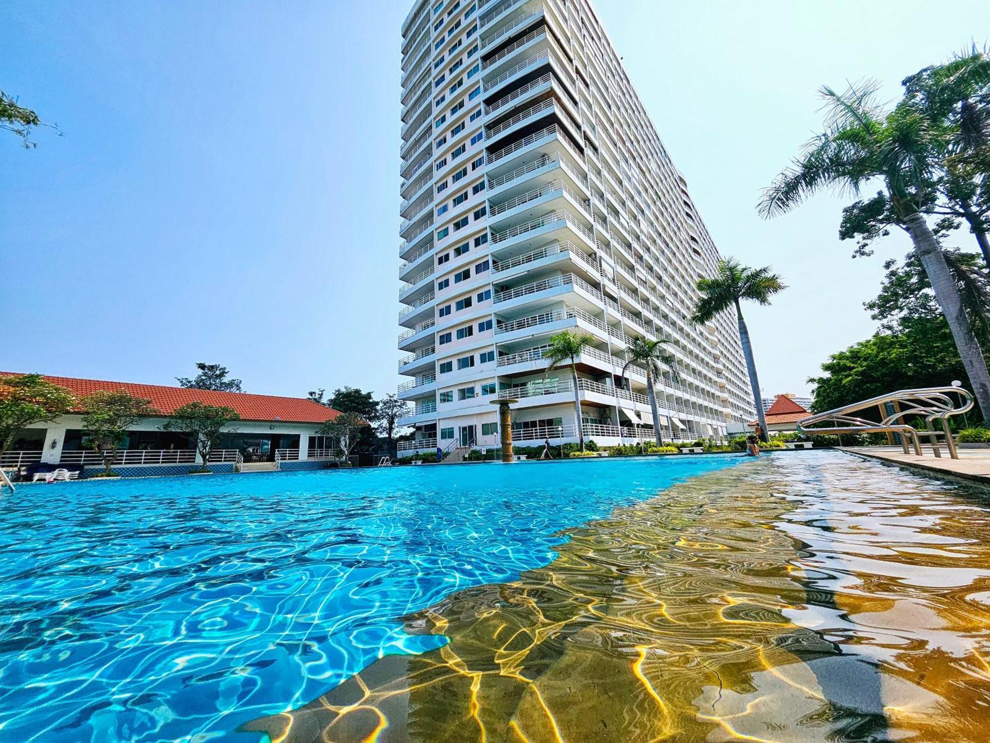 פאטאיה View Talay 5 Jomtien Beachfront מראה חיצוני תמונה