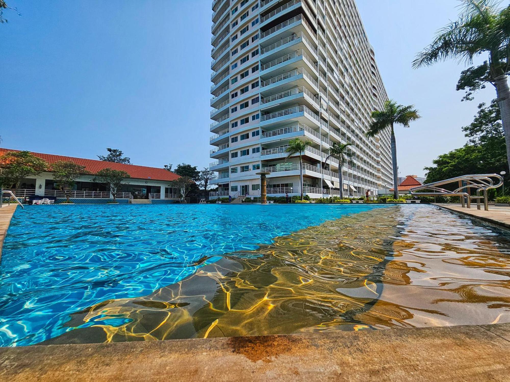 פאטאיה View Talay 5 Jomtien Beachfront מראה חיצוני תמונה